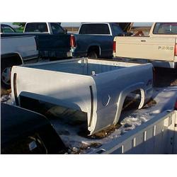 LATE MODEL WHITE GM SHORT BED