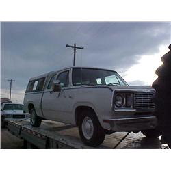 1977 DODGE CUSTOM 150 CLUB CAB