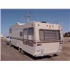 Image 2 : 1985 30' MOBILE VILLA 5TH WHEEL CAMPER, ROOF A/C,