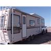 Image 3 : 1985 30' MOBILE VILLA 5TH WHEEL CAMPER, ROOF A/C,