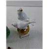 Image 3 : Paperweight, Ceramic Made in Germany Doves and a Straight Razor