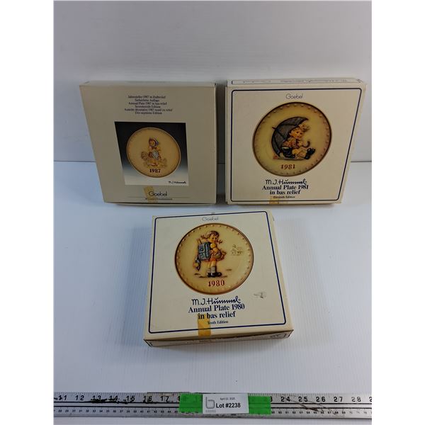 (3) Goebel Annual Decorative Plates