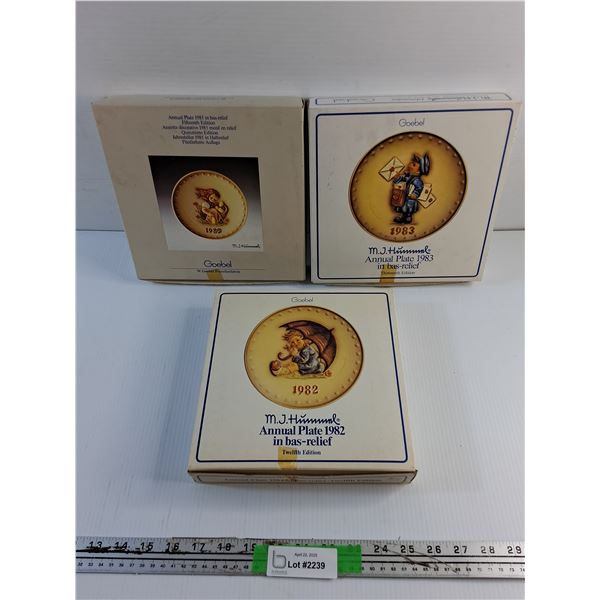 (3) Goebel Annual Decorative Plates