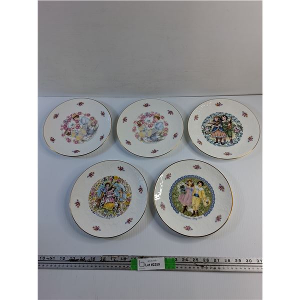 Royal Doulton Valentines Day Decorative Plates