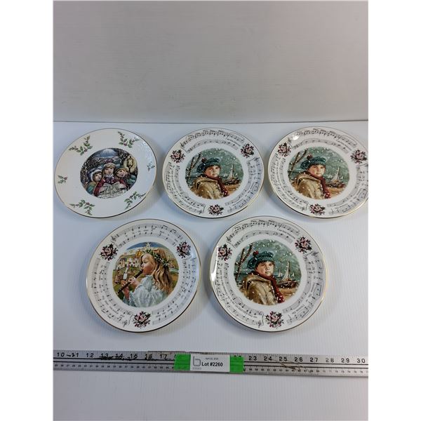 Royal Doulton Christmas Decorative Plates
