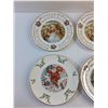 Image 2 : Royal Doulton Christmas Decorative Plates