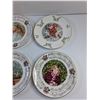 Image 4 : Royal Doulton Christmas Decorative Plates