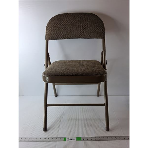 Folding Cushioned Chair 31" Tall