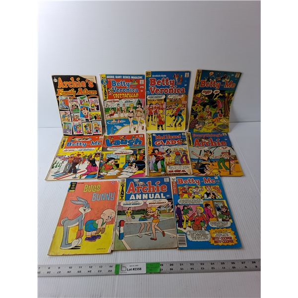 (11) Vintage Comics- Archie/Bugs Bunny
