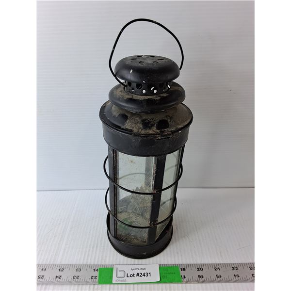 Black Metal Kerosene Lantern 11" Tall