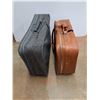 Image 3 : Brown and Gray Suitcases - 25 x 15 x 7"  - Pick Up