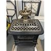 Image 2 : Antique Cast Iron Wood Stove Large and Heavy NO SHIPPING