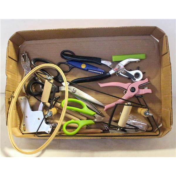2 BEAD LOOMS PLUS SPECIAL CRAFTING TOOLS