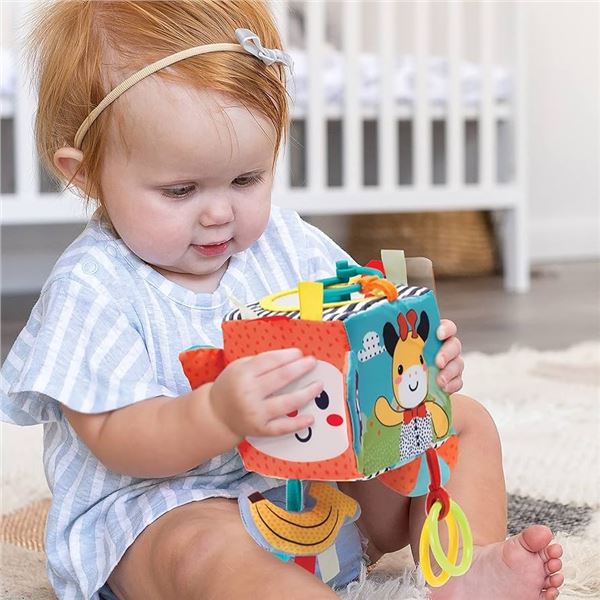 BRAND NEW INFANTINO PEEK & SEEK SENSORY DISCOVERY
