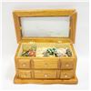 Image 1 : ESTATE JEWELRY LOT IN WOODEN VINTAGE JEWELRY CASE