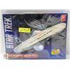 Image 1 : STAR TREK U.S.S ENTERPRISE MODEL