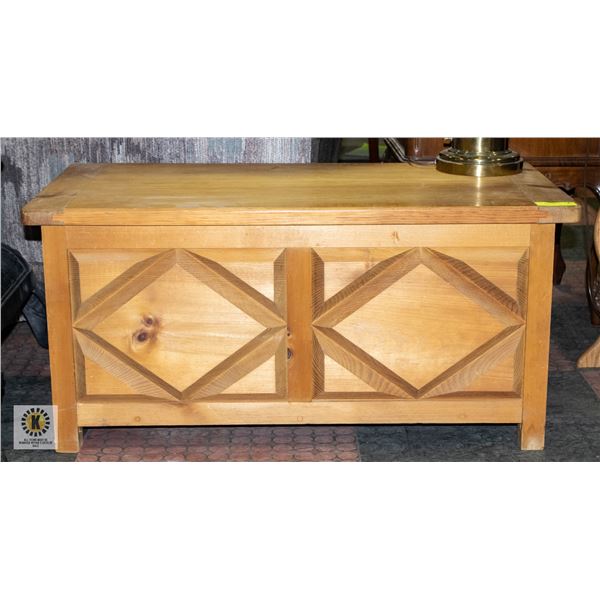 ESTATE TOY CHEST H-17.5" W-18.5" L-37"