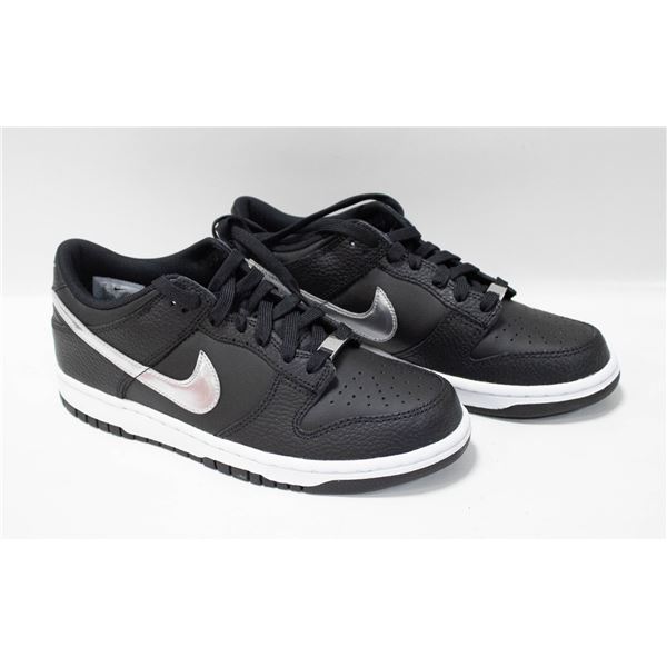 NEW NIKE DUNK LOW SIZE 7Y