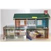 Image 2 : VINTAGE MARX TIN DOLLHOUSE 1950'S AND FURNITURE