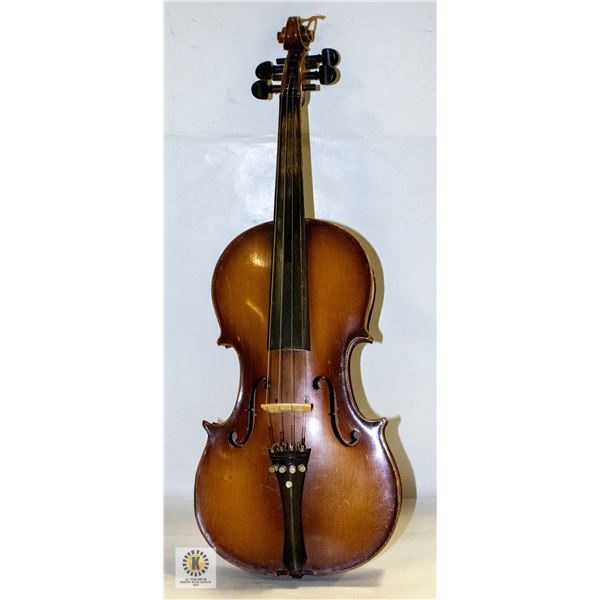 VINTAGE VIOLIN IN CASE