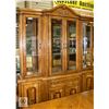 Image 2 : SOLID WOOD SCALLOPED EDGE BUFFET AND HUTCH