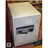 Image 1 : SENTRY 1500 FR DIAL SAFE WITH COMBINATION