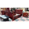 Image 1 : QUEEN SIZE 4PC BEDROOM SUITE INCLUDES SLEIGH BED