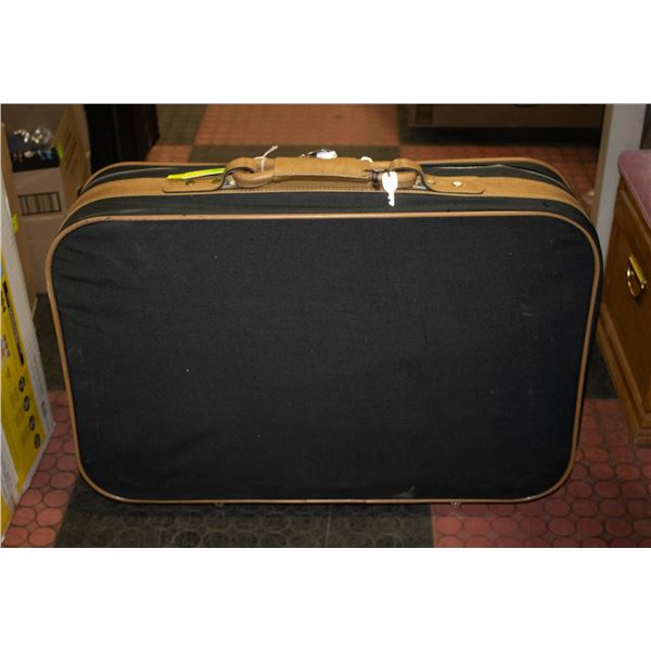 5 MATCHING SUITCASES COLLECTION NESTING STYLE