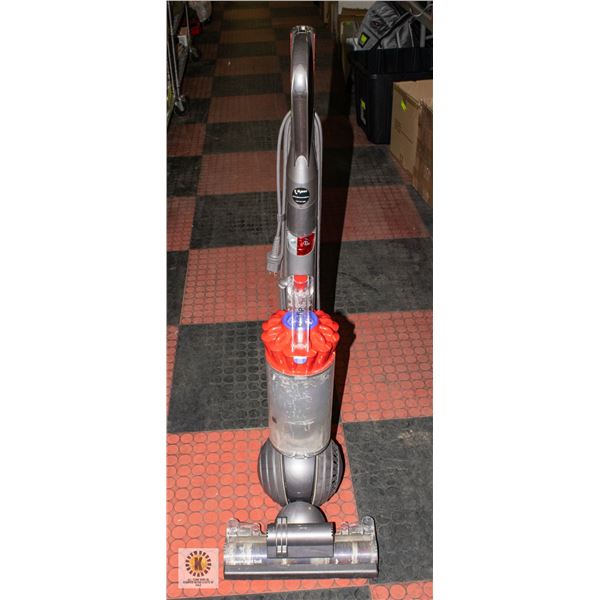 DYSON LIGHT BALL STAND UP VACUUM