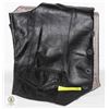 Image 2 : MENS BLACK LEATHER VEST SIZE MED-ESTATE