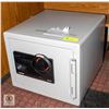 Image 1 : SENTRY S0107 FIRE RESISTANT SAFE WITH COMBINATION