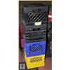 Image 1 : LOT OF 4 STORAGE CRATES