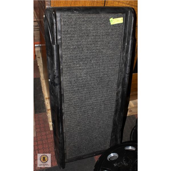 PET VEHICLE RAMP BLACK CARPET LINED