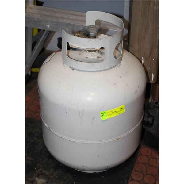 20 LB PROPANE TANK EXPIRES 2026