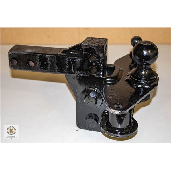 HEAVY DUTY HITCH & BALL & TWO JACK STANDS