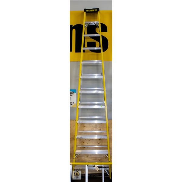 BRAND NEW FEATHERLITE LADDER 12FT