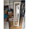 Image 1 : Standing mirror