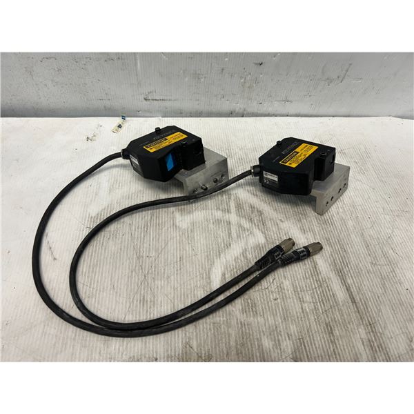 (2) Keyence #LK-H087