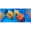 Image 2 : Lot of 3 cardboard bottle cases Nesbitt's, Canada Dry & Frostie