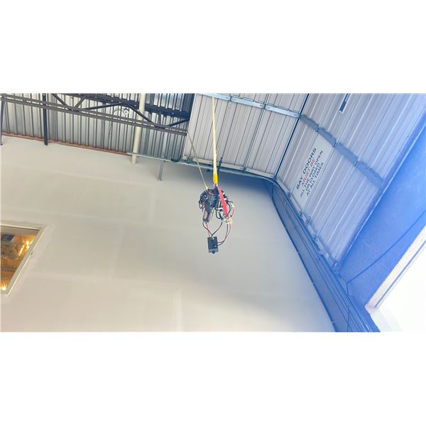 3000 ILS ELECTRIC VEHICLE WINCH AND 3 ASSORTED LIFTING STRAPS
