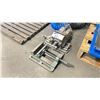 Image 1 : GENERAL INTERNATIONAL 6" EQUIP VISE AND GREY NO-NAME EQUIPMENT VISE