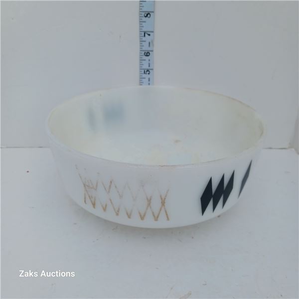 (Milk) Federal Glass Black & White Diamond Harlequin Serving Bowl 8" x 2-1/8"