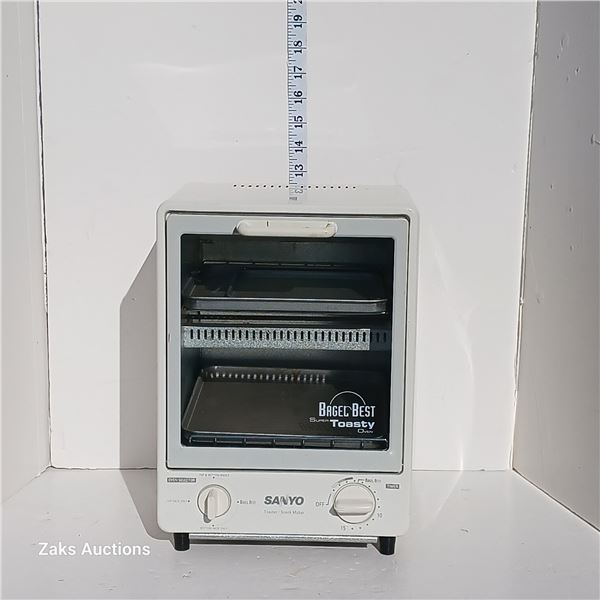 New SANYO Toaster Oven, Model SK-7W, 120v-950w AC Only