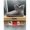 Image 1 : Kirkland Ladies Shearling Boots Size 8 in Gray