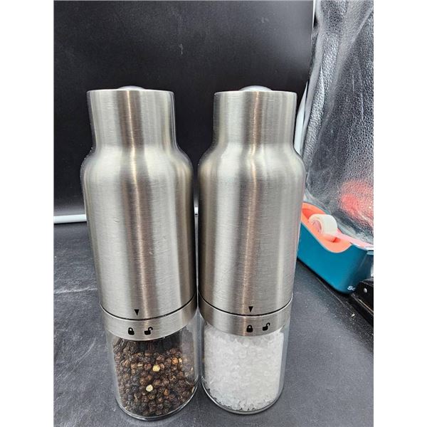 Stainless Steel Battery Powered Salt and Pepper Grinders
