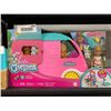 Image 2 : Barbie Toy Camper & Chelsea Doll, 2-in-1 Playset with 2 Pets & 15 Accessories, Vehicle Transforms in