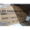 Image 2 : LED Parking Lot Light, Photocell Dusk to Dawn, 200W, 3-Pack