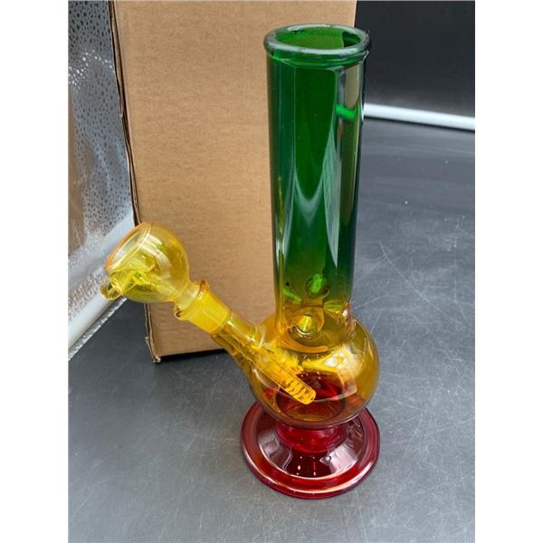 Glass Water Pipe With Multi-Color Design and Detachable Bowl