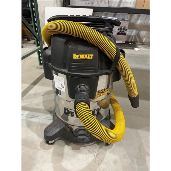 DeWalt DXV10S 10-Gallon 38-L Wet/Dry Vacuum with Yellow Hose