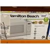 Image 2 : Hamilton Beach 0.7 Cubic Foot Microwave Oven with 700 Watts